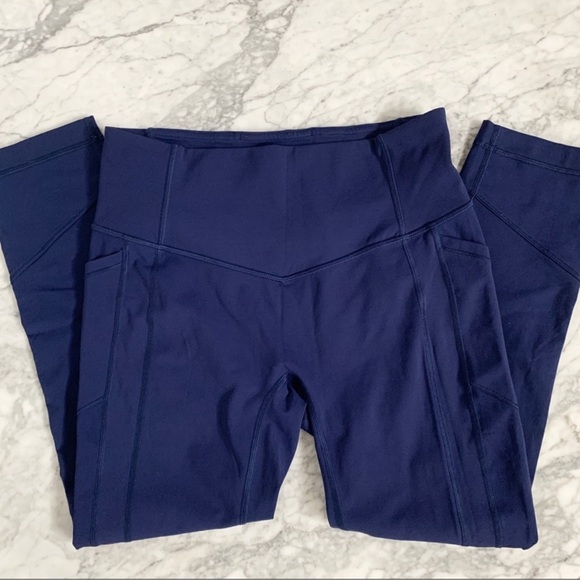 Lululemon All The Right Places Leggings Size 8 - Picture 4 of 8